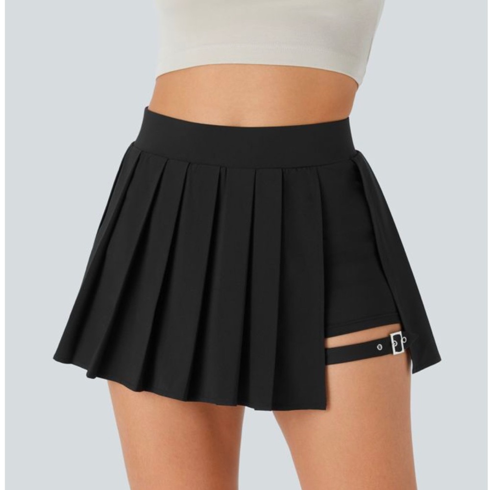 Halara pleated buckle mini skirt